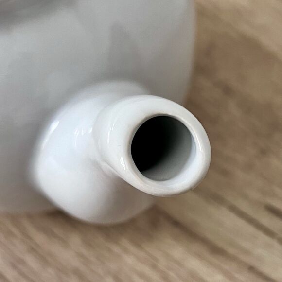 White Teapot w/Lid Featuring Fruit And Leaves Fall Autumn Colors - Picture 7 of 8